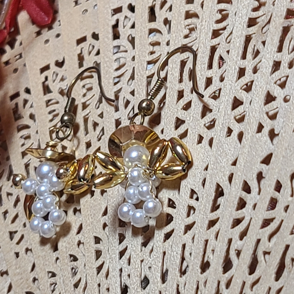 Elegant Gold and Pearl Beaded Earrings